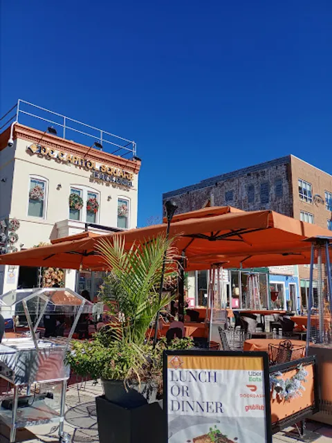 Capitol Square Bar & Grill