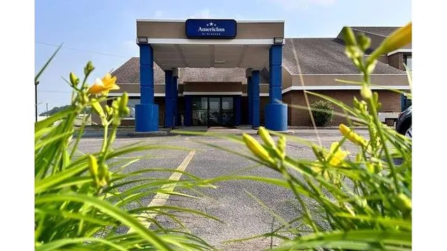 AmericInn by Wyndham Marshfield