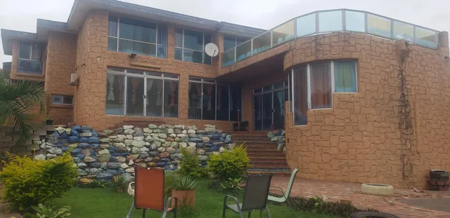 Alena's Guesthouse:4 bedroom guest house