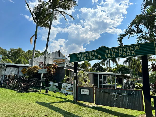 Daintree Riverview Lodges & Van Park