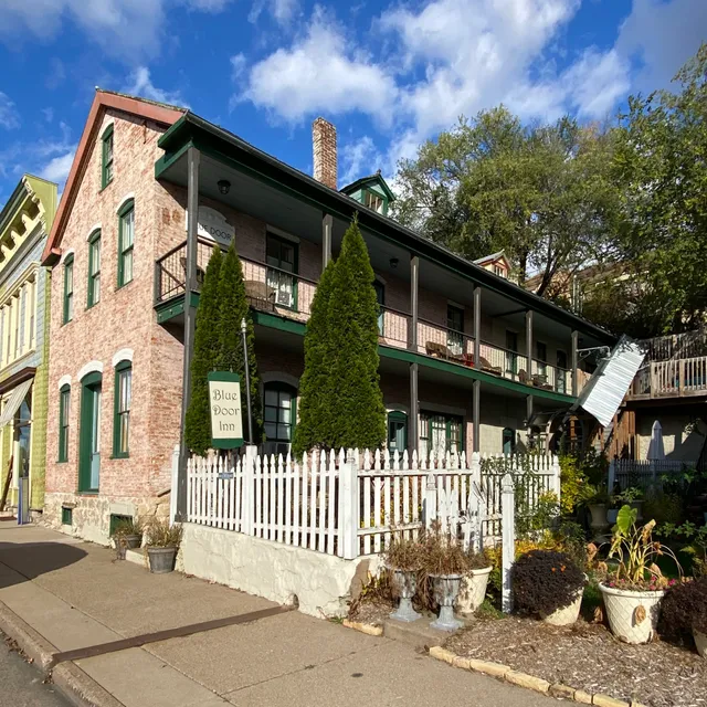 Blue Door Inn Alma