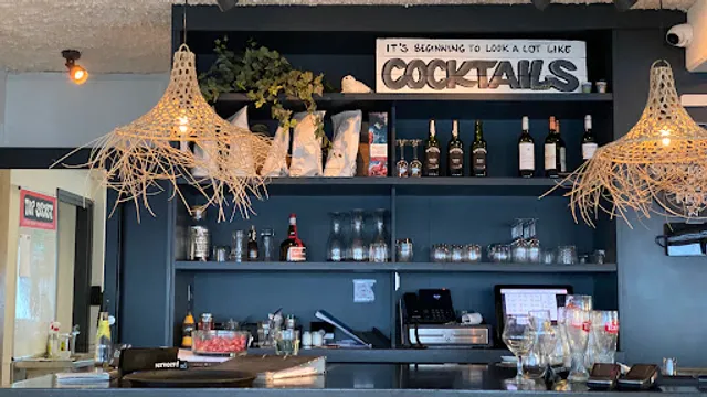 Beach Pavillion Storm aan zee