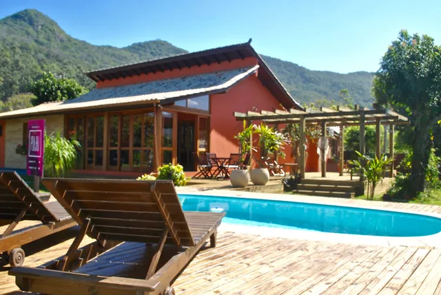 Pulau House e Pousada