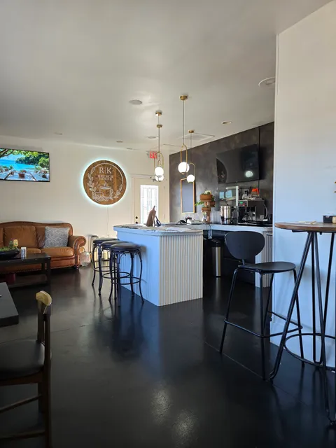 R and K Brunch House