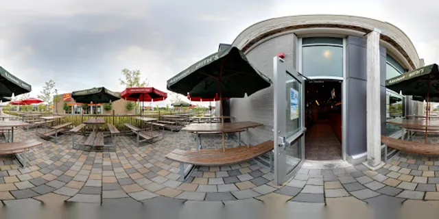 Jonny Canuck's Bar & Grill