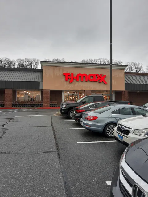 Twin Arch Shopping Center