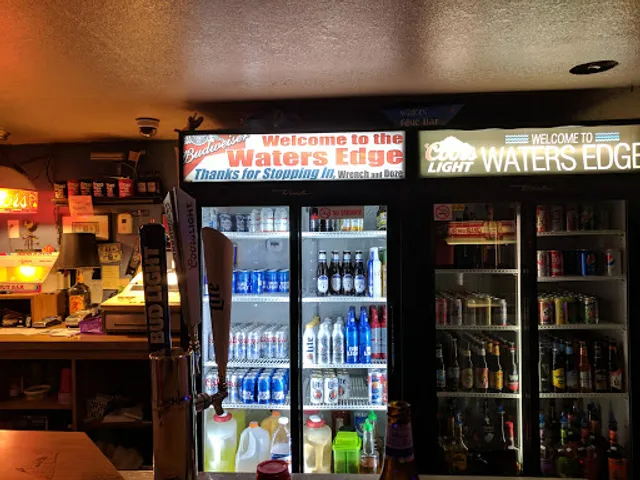 Waters Edge Bar & Grill