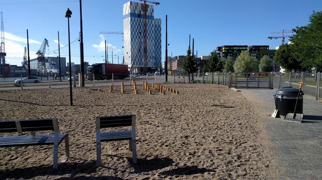 Länsilinkin koira-aitaus