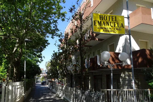 Hotel Emanuela di Cesarini Gianluca Rimini