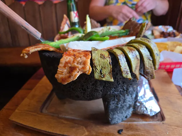 Los Compadres Mexican restaurant bar 2