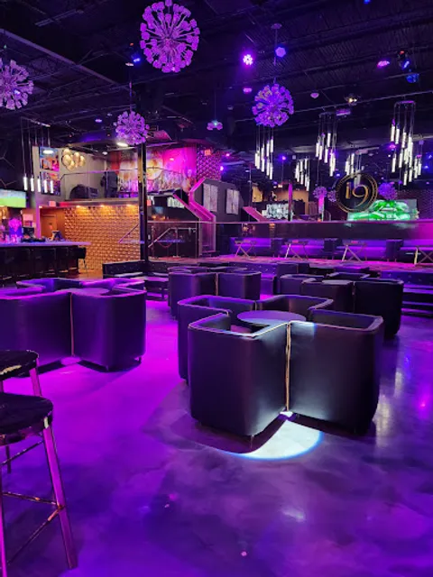 I9 Restaurant & Lounge