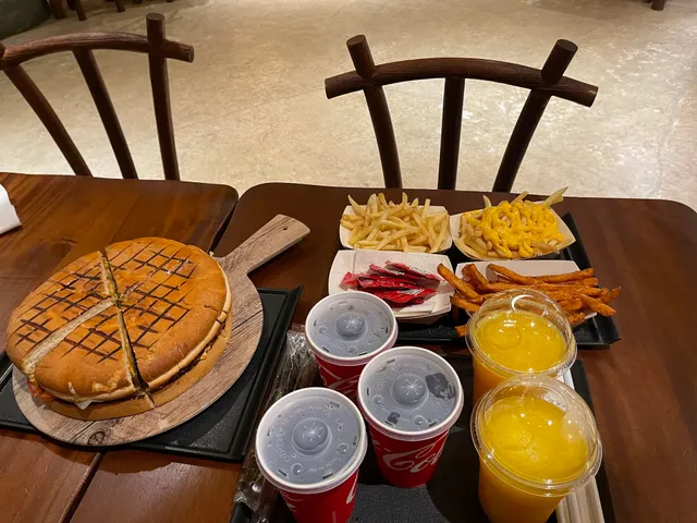 Bronto Burgers and Ribs