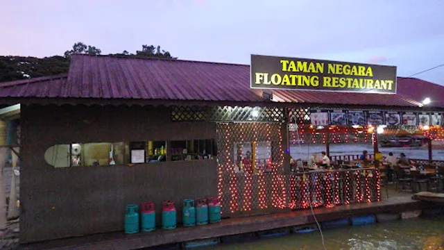 TAMAN NEGARA FLOATING RESTAURANT