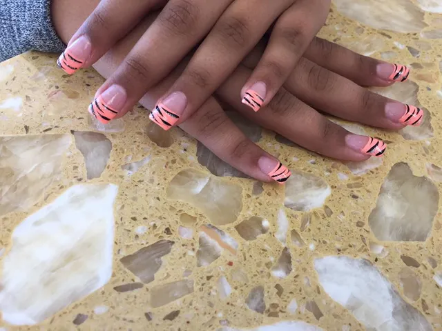 Hollywood Nail Salon