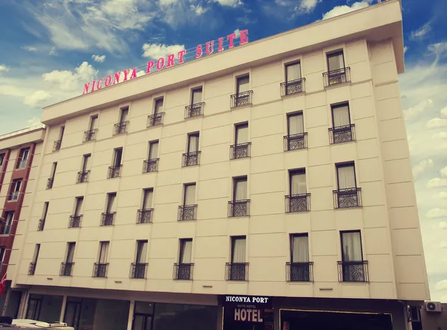 NICONYA PORT SUITE HOTEL