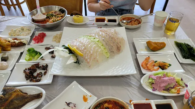 페블활어회센터