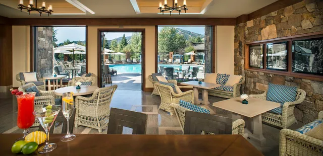 Poolside Bar and Café