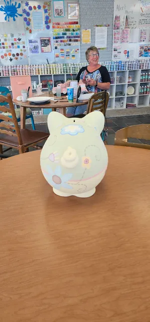 Steeles Brushes and Ceramics