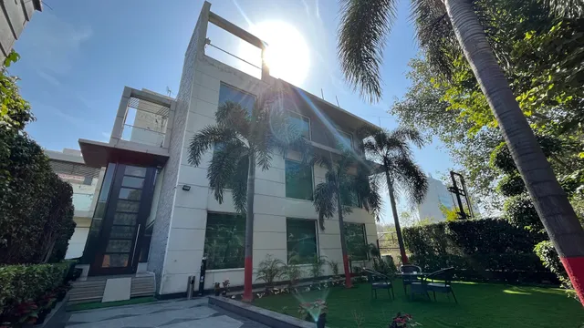 Yuhi Mansions "A Boutique Hotel"