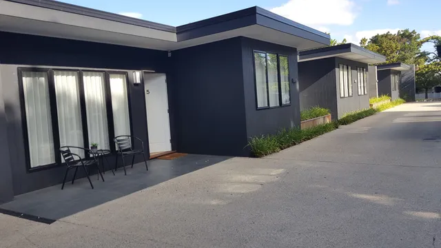 Lakes Edge Apartments