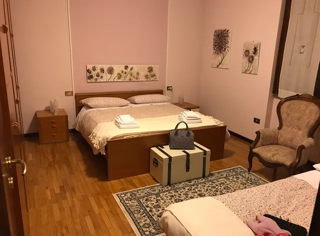 La Casa Di Elena (Angela)