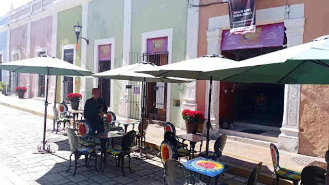 Restaurant & Gallery Luz de Luna