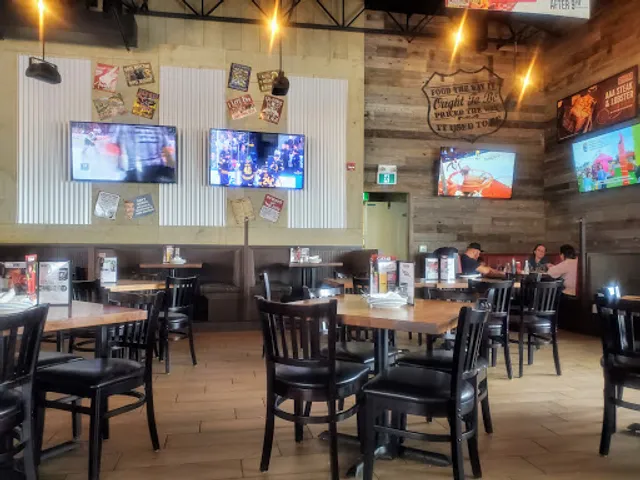 Chuck's Roadhouse Bar & Grill