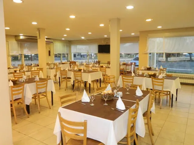 Restaurant ACA Cipolletti