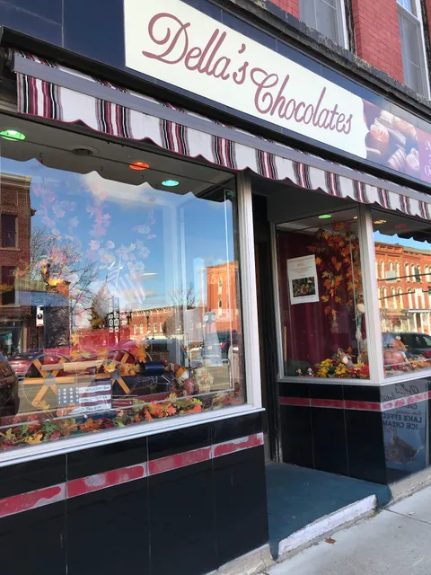 Della's Chocolates