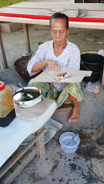 Jajan lupis dan serabi