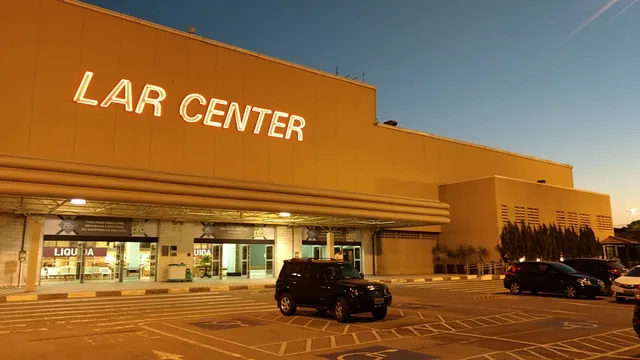 Lar Center Mall