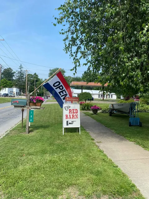 Olde Red Barn Antiques & Collectibles
