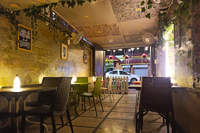 Remo's The Coffee Shop & Global Bistro