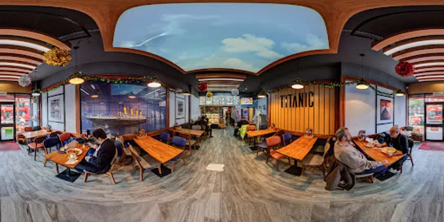 Titanic Cafe