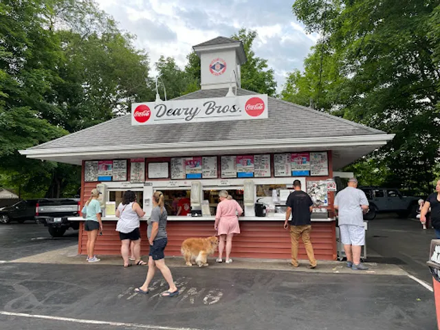 Deary Brothers Mike's Stand