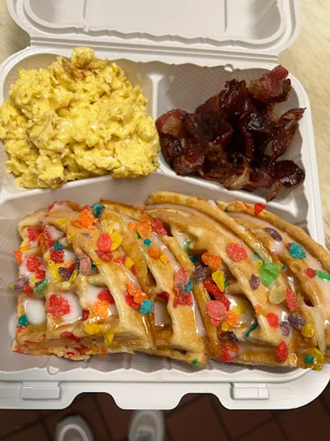 SLOUNGE GRAFFITI BAR