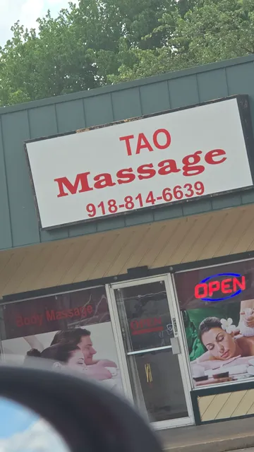 Meadow Heights Shopping Center