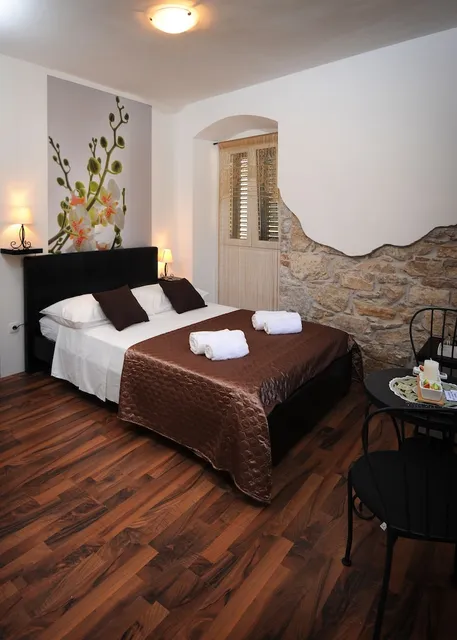Rooms & Apartment Lasta