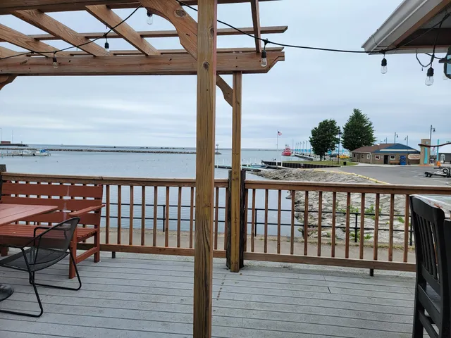 Demetri's On the Lake