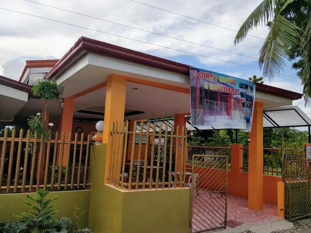 OYO 770 J5 Guest House & Restobar