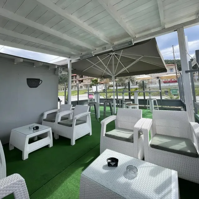 Summer Roadhouse coffee and snack