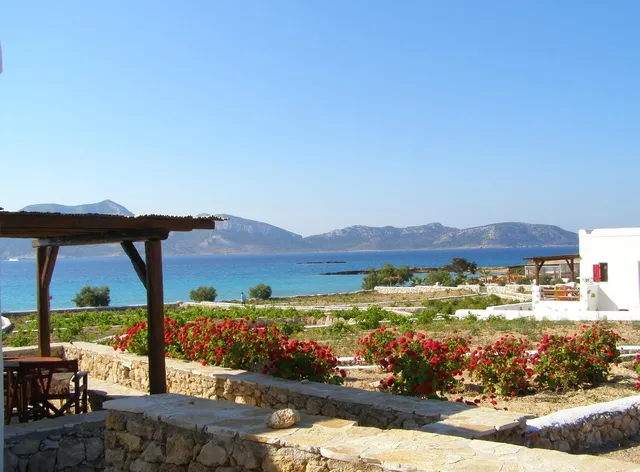 Fanos Studios & Apartments