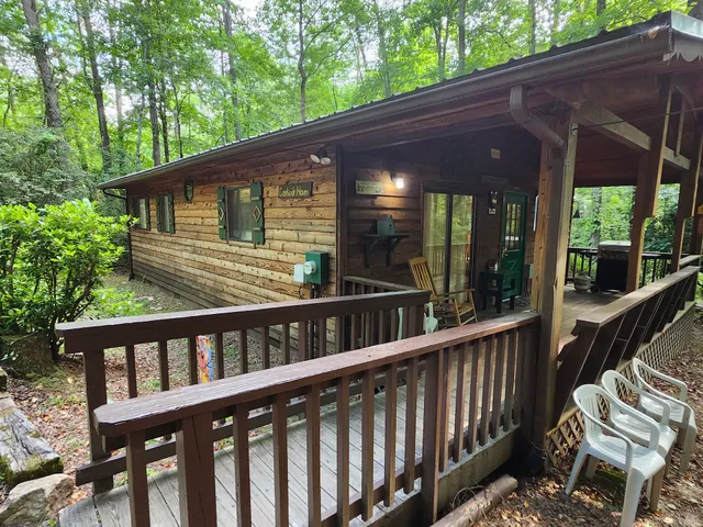 Creekside Haven Cottage