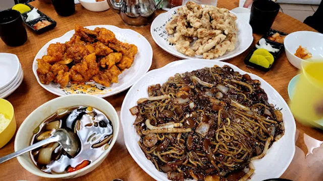 ManRiJangSeong Coquitlam | Korean Chinese Fusion Restaurant