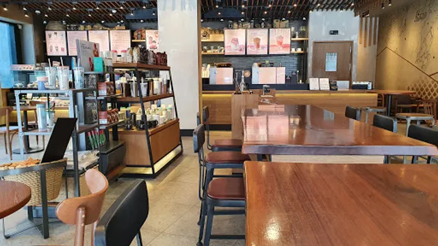 Starbucks, Haeundae stn.
