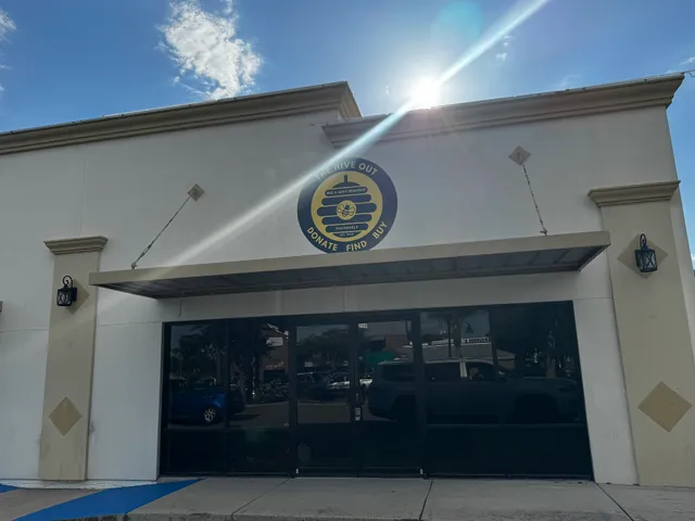 The Hive Out Fill-A-Bag Pop Up Shop