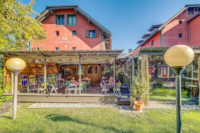 Les Cabanes De La Maison Rouge