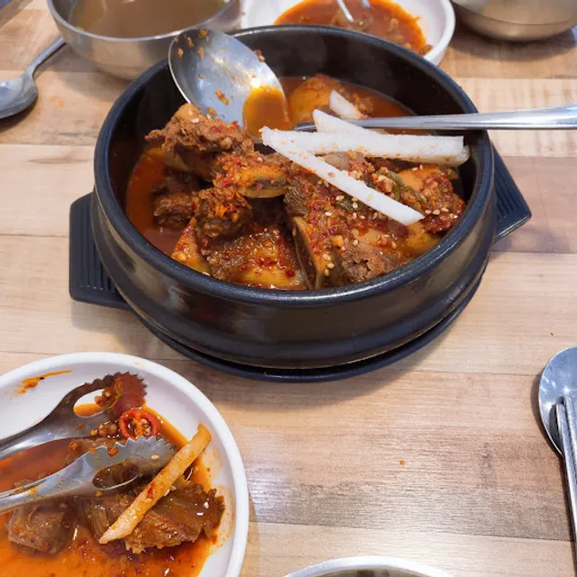 박가네소갈비찜(朴家燉牛排骨)