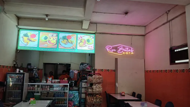 Rumah Makan Ayam Goreng Batas Kota