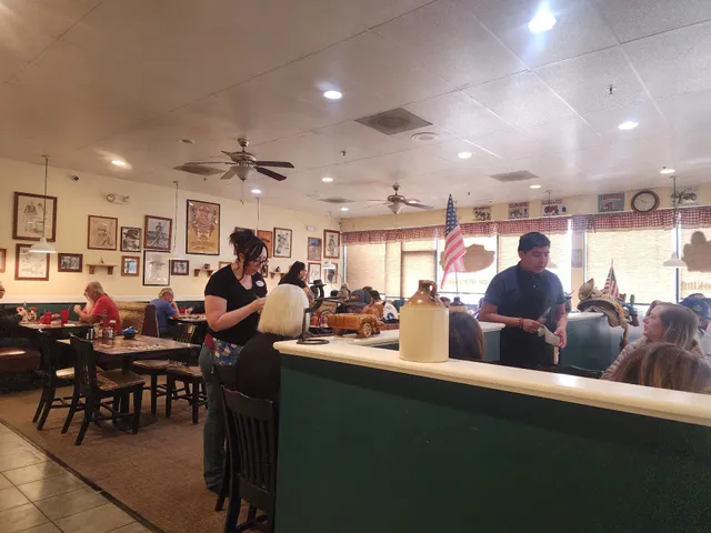 Breakfast & Lunch Home Style Cooking